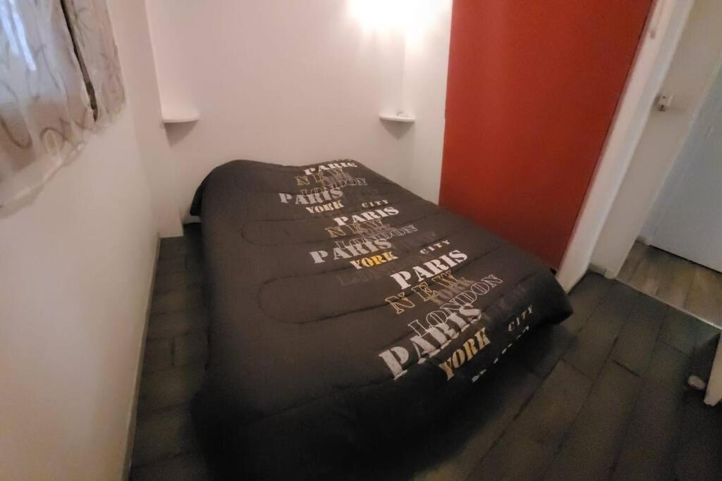 Au Calme, 200M Du Centre T2 Avec Balcon Et Parking Lejlighed Cassis Eksteriør billede