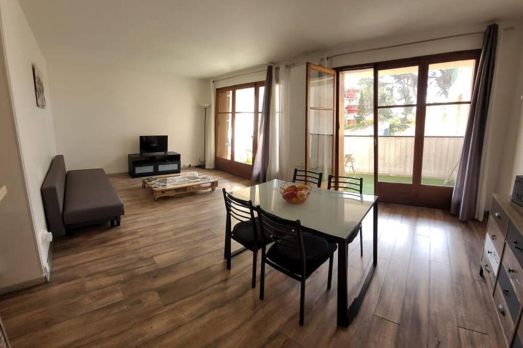 Au Calme, 200M Du Centre T2 Avec Balcon Et Parking Lejlighed Cassis Eksteriør billede